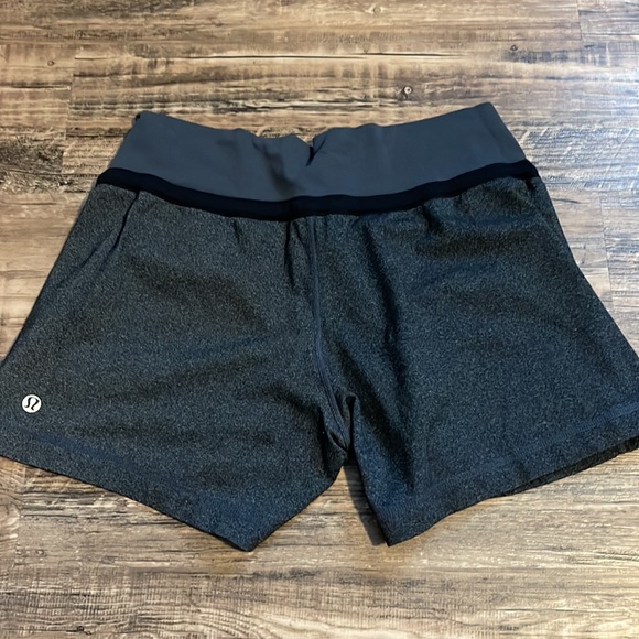 Lululemon stretchy athletic shorts - Picture 5 of 5